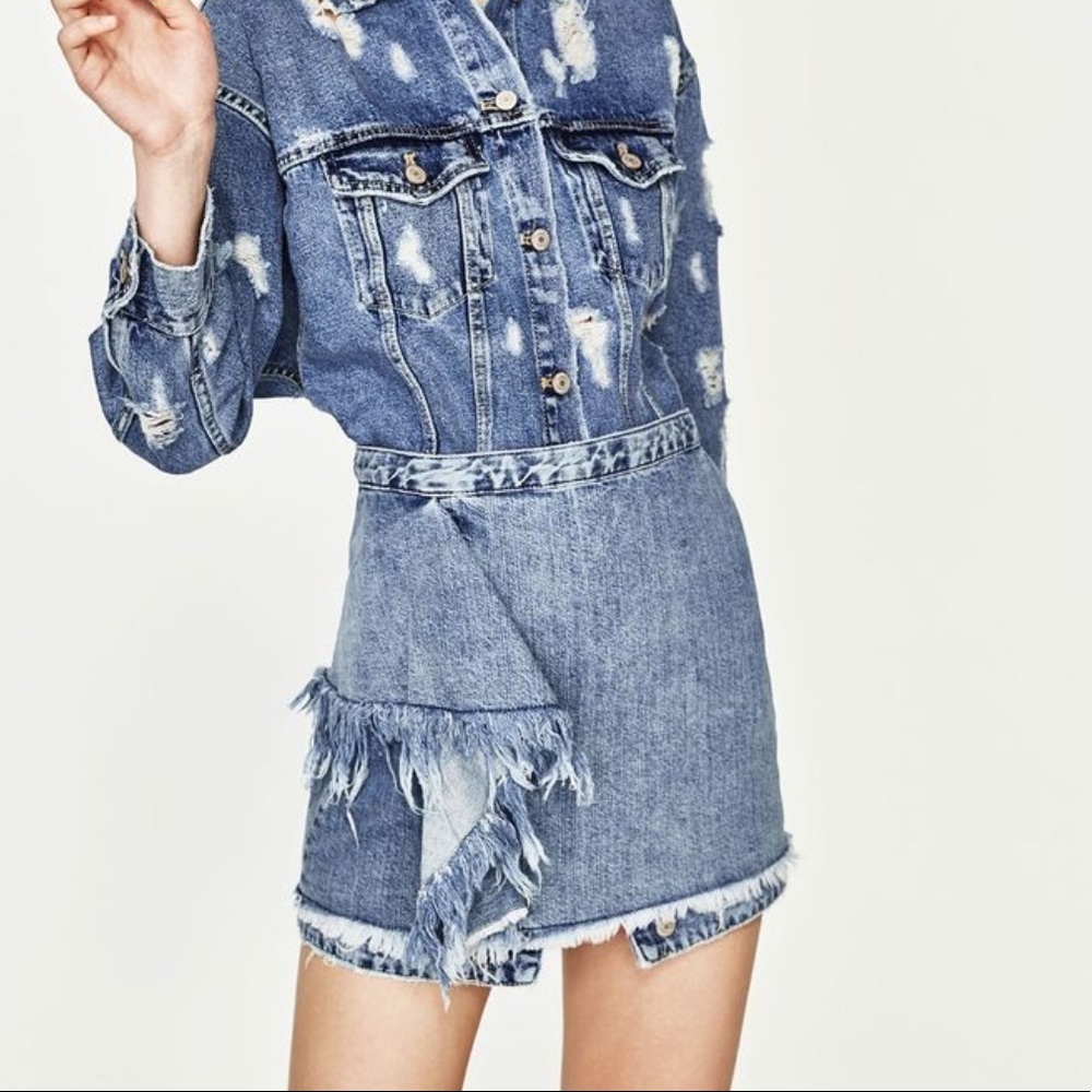 Zara Denim front ruffle size zipper skirt.